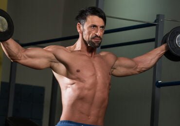 Fluturari laterale cu gantere pentru umeri